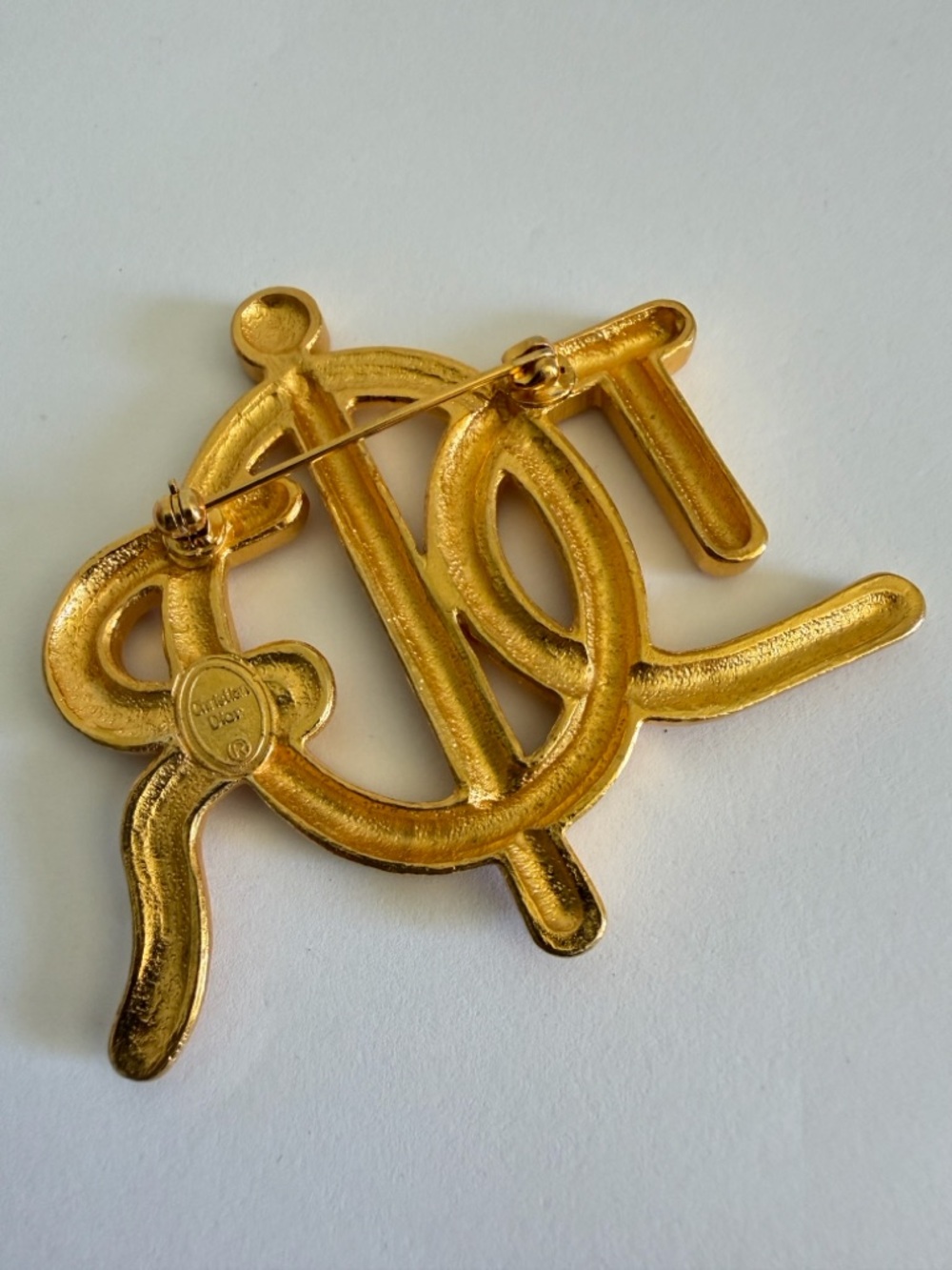 DIOR Oversized Woven Rope Design CD Logo Gold Plated 1980โs Pin Brooch Vintage - Picture 8 of 11